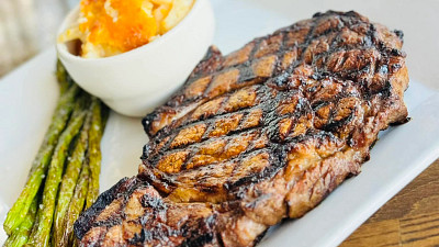 Shugs Steakhouse 
