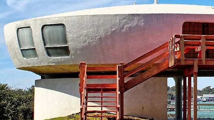 The UFO house